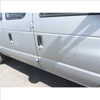 2011 Ford E-350 (Hartford, CT 06114)