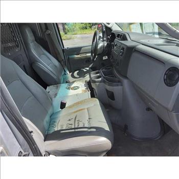 2011 Ford E-350 (Hartford, CT 06114)