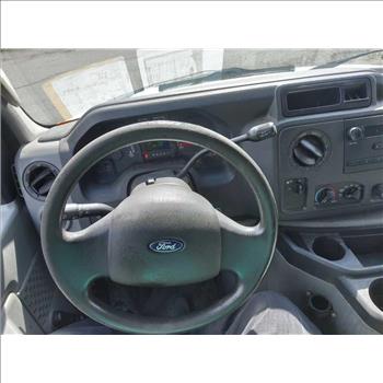 2011 Ford E-350 (Hartford, CT 06114)