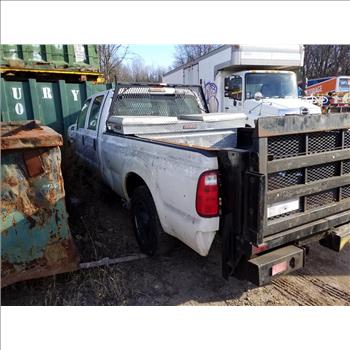 2011 Ford F350 (Staten Island, NY 10309)