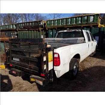 2011 Ford F350 (Staten Island, NY 10309)