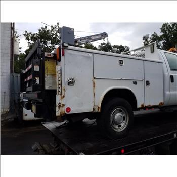 2011 Ford F350 (Staten Island, NY 10309)