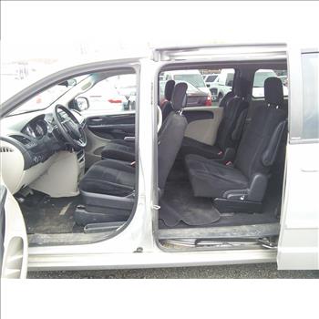 2012 Dodge Caravan 7 Passenger Van (Hartford, CT 06114)