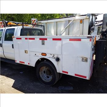 2012 Ford F450 (Staten Island, NY 10309)