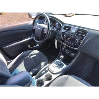 2013 Chrysler 200 (Hartford, CT 06114)