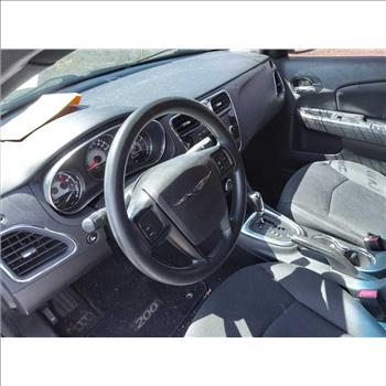 2013 Chrysler 200 (Hartford, CT 06114)