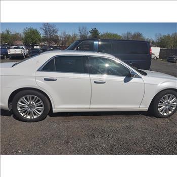 2013 Chrysler 300 (Hartford, CT 06114)