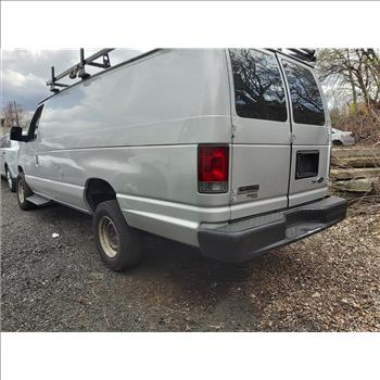 2013 Ford E-350 (Hartford, CT 06114)