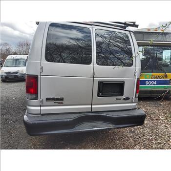 2013 Ford E-350 (Hartford, CT 06114)