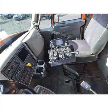 2013 International 7400 (Hartford, CT 06114)