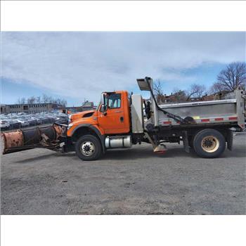 2013 International 7400 SBA 4X2 (Hartford, CT 06114)