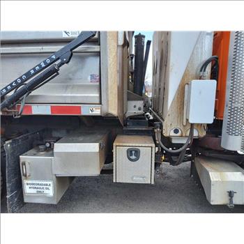 2013 International 7400 SBA 4X2 (Hartford, CT 06114)