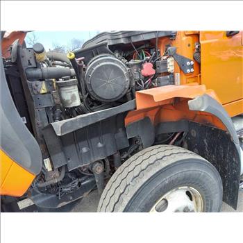 2013 International 7400 SBA 4X2 (Hartford, CT 06114)