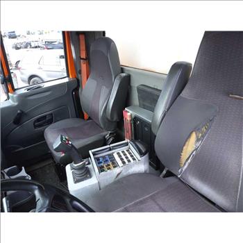 2013 International 7400 SBA 4X2 (Hartford, CT 06114)