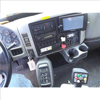 2013 International 7400 SBA 4X2 (Hartford, CT 06114)