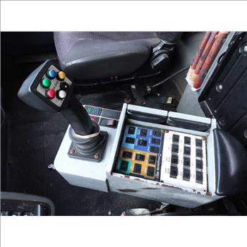 2013 International 7400 SBA 4X2 (Hartford, CT 06114)