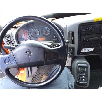 2013 International 7400 SBA 4X2 (Hartford, CT 06114)