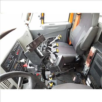 2013 International 7400 w/Plow (Hartford, CT 06114)