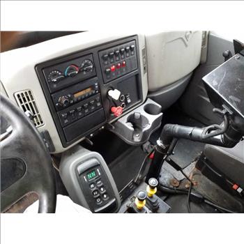 2013 International 7400 w/Plow (Hartford, CT 06114)