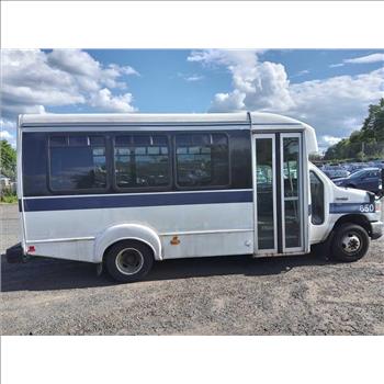 2014 Ford E-350 (Hartford, CT 06114)