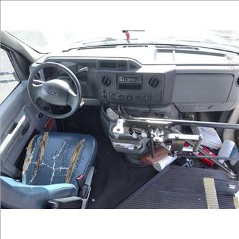 2014 Ford E-350 (Hartford, CT 06114)