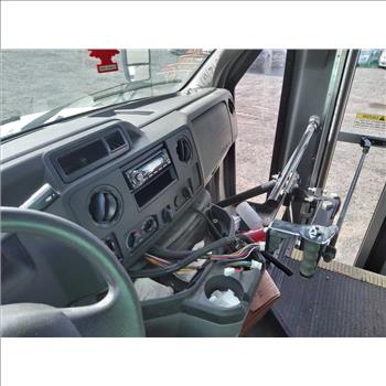 2014 Ford E-350 (Hartford, CT 06114)