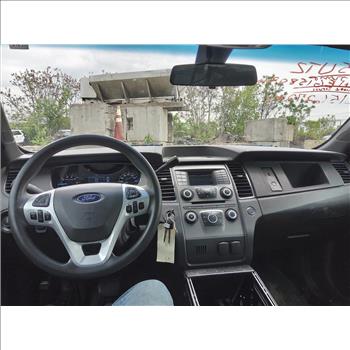 2014 Ford Taurus (Hartford, CT 06114)