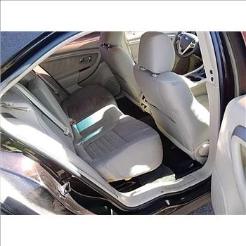 2014 Ford Taurus (Hartford, CT 06114)