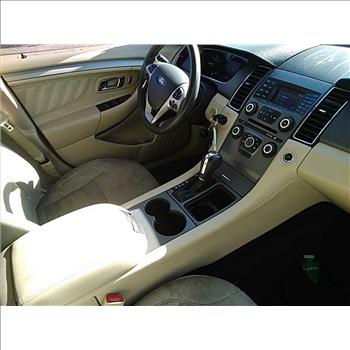 2014 Ford Taurus (Hartford, CT 06114)