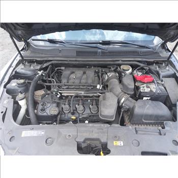 2014 Ford Taurus (Hartford, CT 06114)