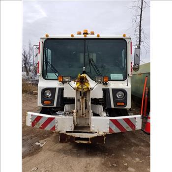 2014 Mack MRU613 (Staten Island, NY 10309)