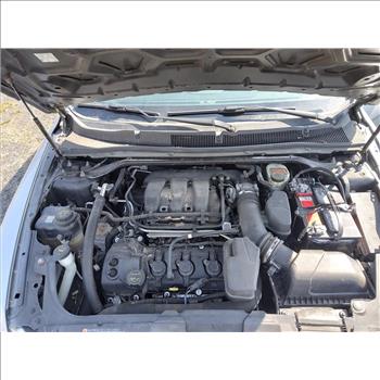 2015 Ford Taurus (Hartford, CT 06114)