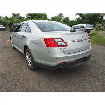 2015 Ford Taurus (Hartford, CT 06114)