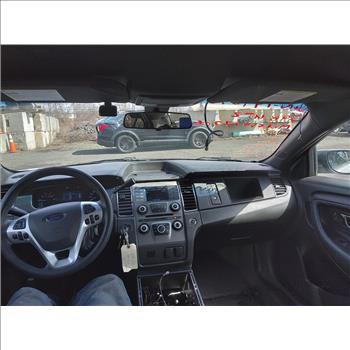 2015 Ford Taurus (Hartford, CT 06114)