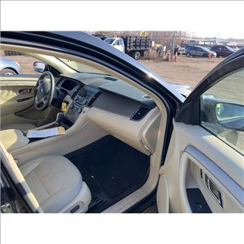 2015 Ford Taurus (Hartford, CT 06114)
