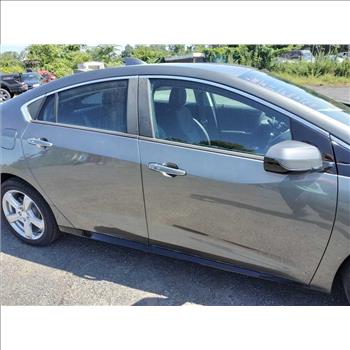 2016 Chevrolet Volt w/ Charging Cord (Hartford, CT 06114)