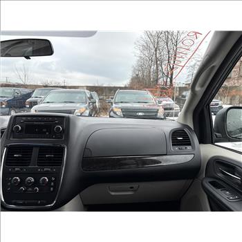2016 Dodge Grand Caravan (Hartford, CT 06114)