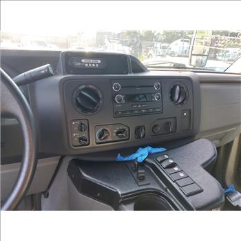 2016 Ford E-450 Econoline  (Hartford, CT 06114)
