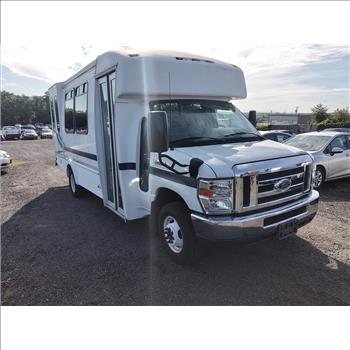 2016 Ford E-450 (Hartford, CT 06114)