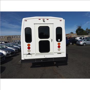 2016 Ford E-450 (Hartford, CT 06114)