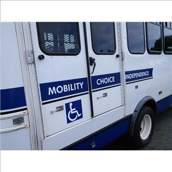 2016 Ford E450 Paratransit Bus (Hartford, CT 06114)