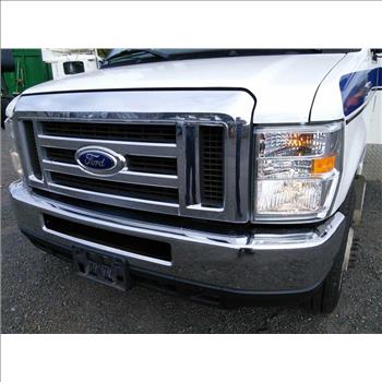 2016 Ford E450 Paratransit Bus (Hartford, CT 06114)