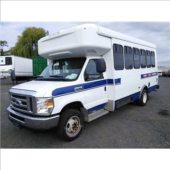 2016 Ford E450 Paratransit Bus (Hartford, CT 06114)