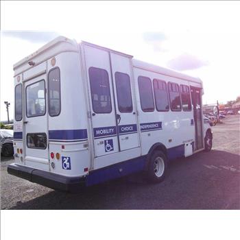 2016 Ford E450 Paratransit Bus (Hartford, CT 06114)