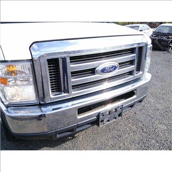 2016 Ford E450 Paratransit Bus (Hartford, CT 06114)