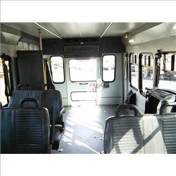 2016 Ford E450 Paratransit Bus (Hartford, CT 06114)