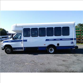 2016 Ford E450 Paratransit Bus (Hartford, CT 06114)