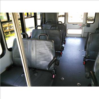 2016 Ford E450 Paratransit Bus (Hartford, CT 06114)