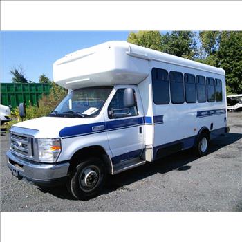 2016 Ford E450 Paratransit Bus (Hartford, CT 06114)