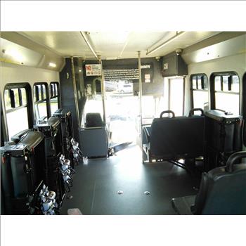 2016 Ford E450 Paratransit Bus (Hartford, CT 06114)
